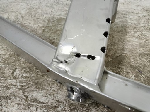 GREDA ISPOD BRANIK PREDNJA STRANA MAZDA CX60 CX-60 22-