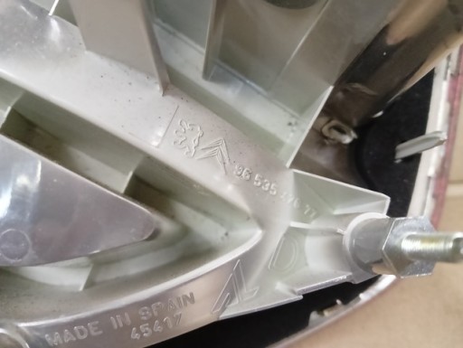 LAMPA FAR DESNA STRANA ZADNJA ZADNJI CITROEN C4 PICASSO I 1 06-13R