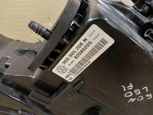LAMPA FAR DESNA STRANA ZADNJA ZADNJI VW ARTEON 3G8 LED REDIZAJN 20-