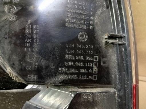 LAMPA FAR DESNA STRANA ZADNJA ZADNJI SKODA RAPID 5JH REDIZAJNBACK REDIZAJN 17- LAMPA FAR DESNA STRANA ZADNJA ZADNJI SKODA RAPID 5JH REDIZAJNBACK REDIZAJN 17-