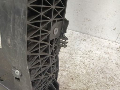 VEZNI LIM PREDNJA STRANA POJAČANJE AUDI A1 82A 18-