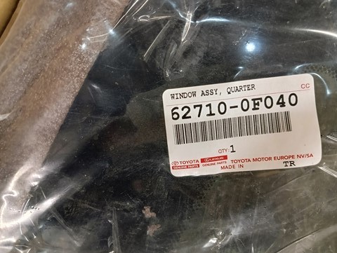 STAKLO KAROSERIJSKA ZADNJA  DESNA STRANA ZADNJI TOYOTA COROLLA VERSO 09-