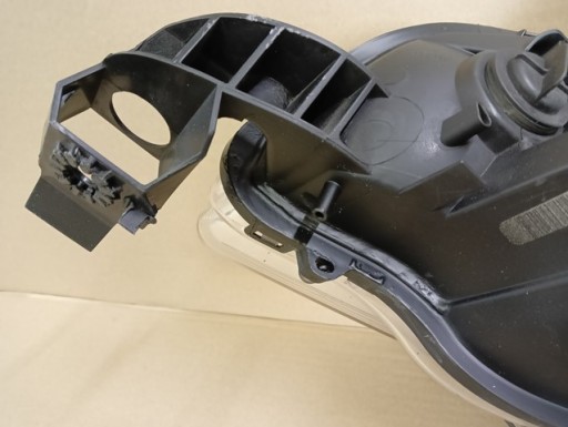 LAMPA FAR DESNA STRANA CITROEN C3 DS3 II 2 09-17