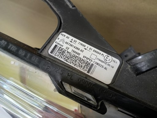 LAMPA FAR DESNA STRANA CITROEN C3 DS3 II 2 09-17