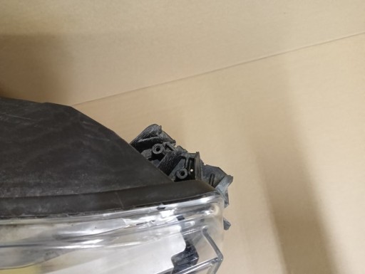 LAMPA FAR DESNA STRANA OPEL COMBO E 18-