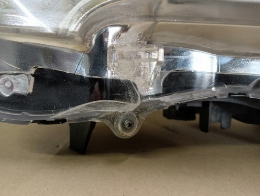 LAMPA FAR DESNA STRANA CITROEN C4 AIRCROSS 12-