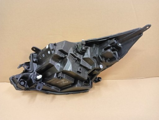 LAMPA FAR DESNA STRANA FULL LED TOYOTA AYGO X 22-