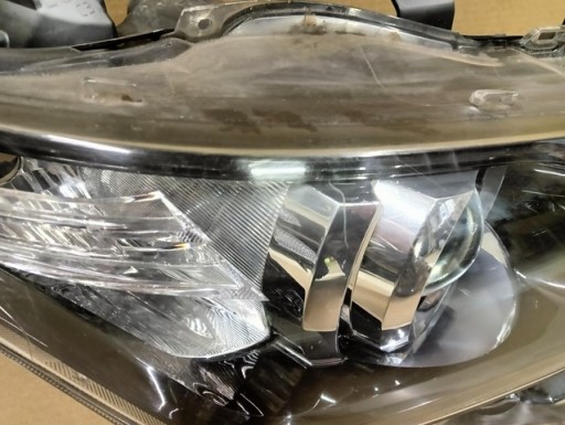 LAMPA FAR DESNA STRANA TOYOTA AURIS II 2 LED REDIZAJN 15-