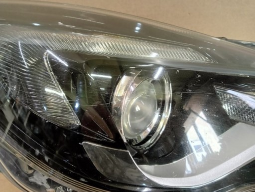 LAMPA FAR DESNA STRANA OPEL INSIGNIA I 1 A REDIZAJN LED 13-