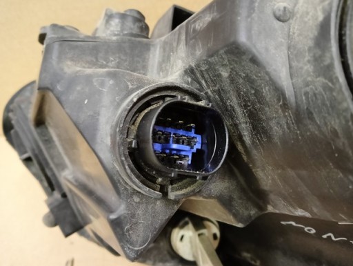 LAMPA FAR DESNA STRANA BI XENON HYUNDAI I40 REDIZAJN 2015-2019R