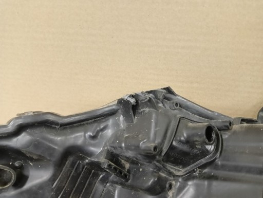 LAMPA FAR DESNA STRANA LED TOYOTA AURIS II 2 12-15R