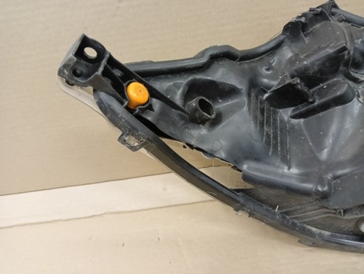 LAMPA FAR DESNA STRANA LED TOYOTA AURIS II 2 12-15R