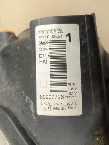 LAMPA FAR DESNA STRANA LED TOYOTA AURIS II 2 12-15R