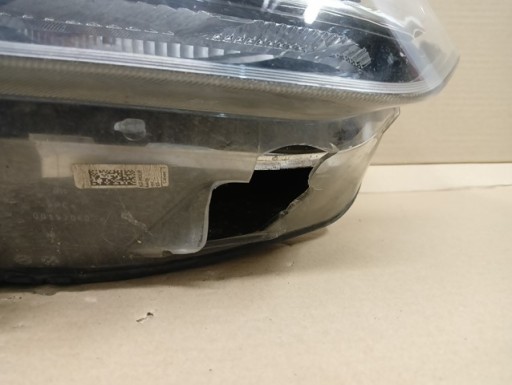 LAMPA FAR DESNA STRANA OPEL VIVARO C JUMPY PROACE 16-