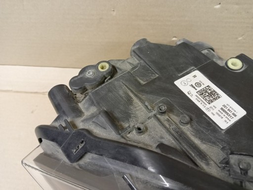 LAMPA FAR DESNA STRANA VW POLO 2G 17-