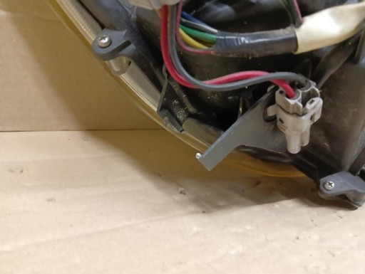 LAMPA FAR LIJEVA STRANA XENON SUBARU OUTBACK LEGACY 09-12R