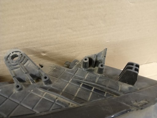 LAMPA FAR DESNA STRANA Z HYUNDAI I30 II 2 14-