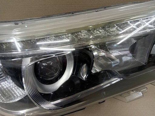 LAMPA FAR DESNA STRANA FULL LED TOYOTA HILUX VIII 8 15-