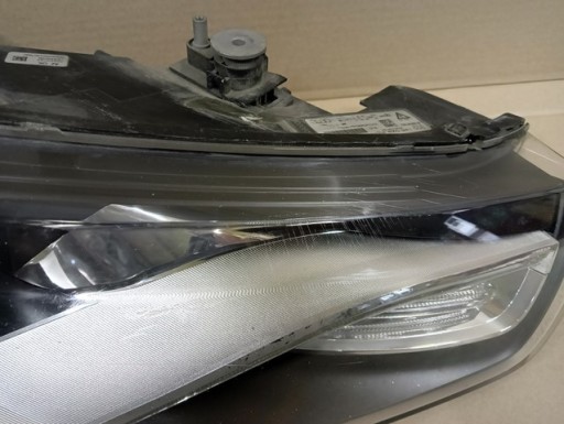 LAMPA FAR DESNA STRANA BI XENON AUDI A1 8X 10-14R