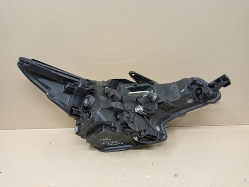 LAMPA FAR LIJEVA STRANA LED TOYOTA AVENSIS T27 REDIZAJN T29 15-