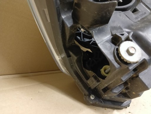 LAMPA FAR LIJEVA STRANA LED TOYOTA AVENSIS T27 REDIZAJN T29 15-