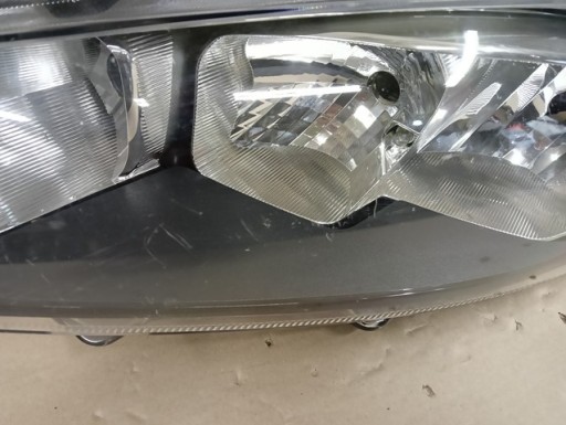 LAMPA FAR LIJEVA STRANA FORD FIESTA MK7 REDIZAJN 12-