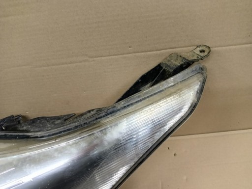 LAMPA FAR LIJEVA STRANA BI XENON ZAKRETNI TOYOTA AVENSIS T27 04-11R