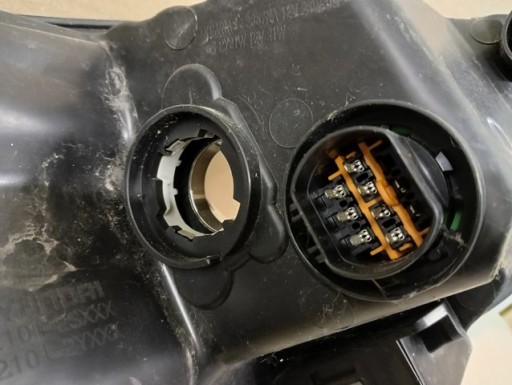 LAMPA FAR LIJEVA STRANA XENON LED HYUNDAI IX35 IX-35 REDIZAJN 13-