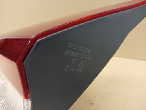 LAMPA FAR DESNA STRANA ZADNJA ZADNJI TOYOTA AURIS II 2 HATCHBACK (OBIČNI) REDIZAJN 15-