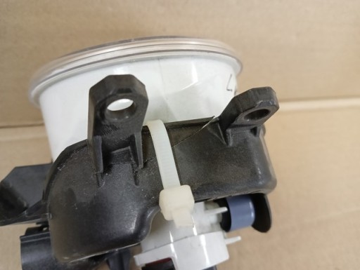 MAGLENKA LIJEVA STRANA PREDNJA TOYOTA YARIS III 3 AURIS II 2 11-