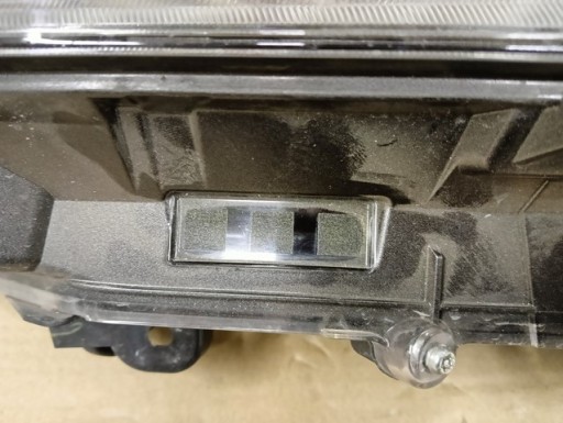 DRL LED ZMIGAVAC DESNA STRANA LEXUS NX 1 14-