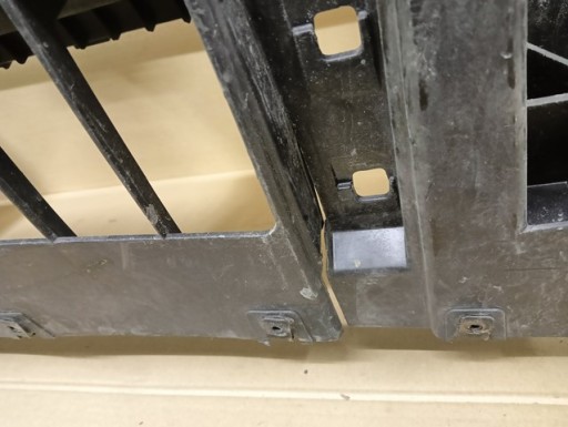 VEZNI LIM PREDNJA STRANA POJAČANJE IVECO DAILY IV 4 14-