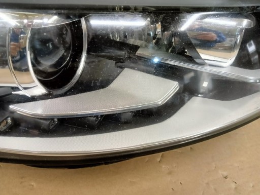 LAMPA FAR DESNA STRANA BI-XENON LED VW PASSAT CC 3C8 12-17R