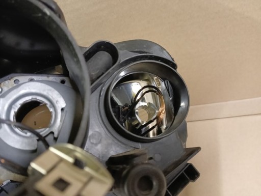 LAMPA FAR DESNA STRANA VW PASSAT B6 3C 05-11R