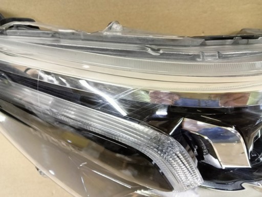 LAMPA FAR DESNA STRANA FULL LED TOYOTA HILUX VIII 8 REDIZAJN 20-