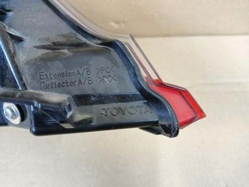 LAMPA FAR DESNA STRANA ZADNJA ZADNJI LED TOYOTA CAMRY IX 9 24- LAMPA FAR DESNA STRANA ZADNJA ZADNJI LED TOYOTA CAMRY IX 9 24-