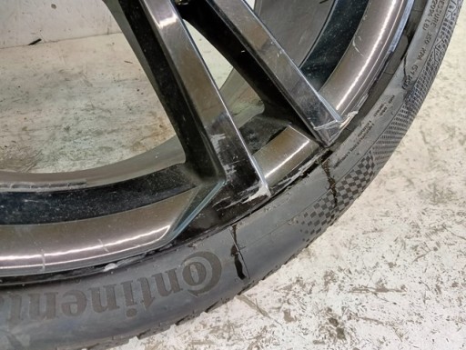 ALUMINIJSKA FELGA AUDI Q7 Q8 4M 22X10J ET26 5X112 ALUMINIJSKA FELGA AUDI Q7 Q8 4M 22X10J ET26 5X112