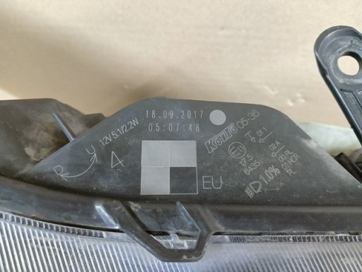 LAMPA FAR DESNA STRANA LED TOYOTA AVENSIS T27 REDIZAJN T29 15- LAMPA FAR DESNA STRANA LED TOYOTA AVENSIS T27 REDIZAJN T29 15-