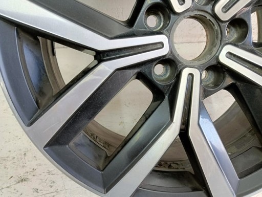 ALUMINIJSKA FELGA VW PASSAT B8 17X7J ET40 R-LINE 5X112