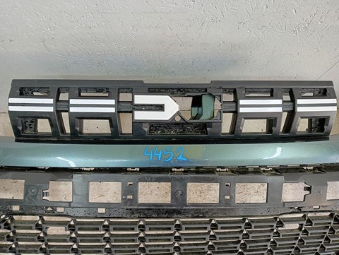 BRANIK PREDNJA STRANA DACIA DUSTER III 23- BRANIK PREDNJA STRANA DACIA DUSTER III 23-