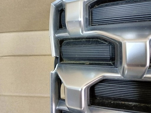 MASKA GRIL HYUNDAI SANTA FE IV 4 REDIZAJN 21- MASKA GRIL HYUNDAI SANTA FE IV 4 REDIZAJN 21-