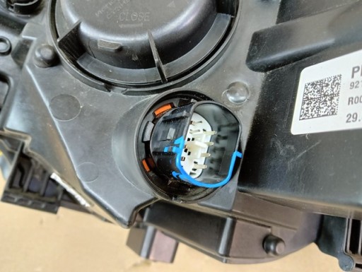 LAMPA FAR DESNA STRANA HYUNDAI I30 III 3 Z  REDIZAJN 20-