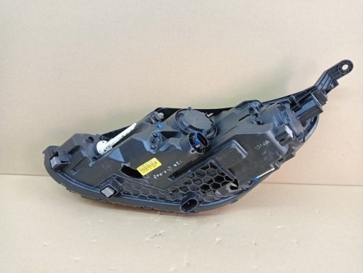 LAMPA FAR DESNA STRANA HYUNDAI I30 III 3 Z 17- LAMPA FAR DESNA STRANA HYUNDAI I30 III 3 Z 17-