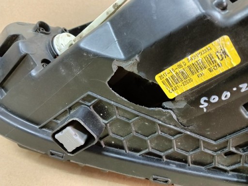 LAMPA FAR DESNA STRANA HYUNDAI I30 III 3 Z 17- LAMPA FAR DESNA STRANA HYUNDAI I30 III 3 Z 17-