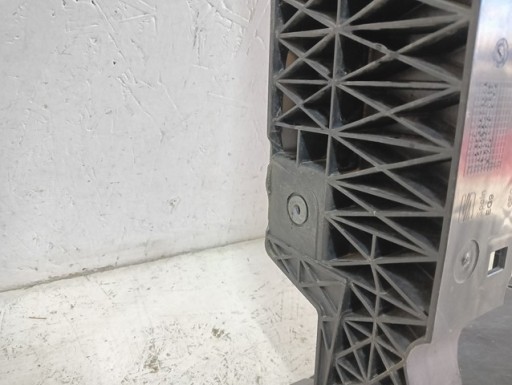 VEZNI LIM PREDNJA STRANA POJAČANJE SEAT IBIZA V 5 6F 17- VEZNI LIM PREDNJA STRANA POJAČANJE SEAT IBIZA V 5 6F 17-