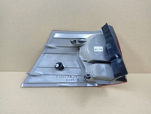 LAMPA FAR DESNA STRANA ZADNJA ZADNJI OPEL VECTRA C KARAVAN REDIZAJN 05-08R LAMPA FAR DESNA STRANA ZADNJA ZADNJI OPEL VECTRA C KARAVAN REDIZAJN 05-08R