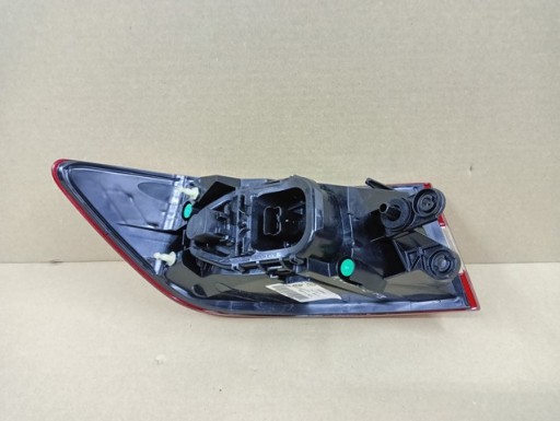 LAMPA FAR DESNA STRANA ZADNJA ZADNJI RENAULT CLIO IV 4 HATCHBACK (OBIČNI) 12-16R LAMPA FAR DESNA STRANA ZADNJA ZADNJI RENAULT CLIO IV 4 HATCHBACK (OBIČNI) 12-16R