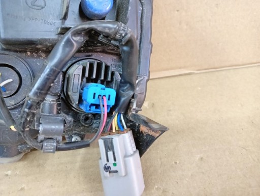 MAGLENKA DESNA STRANA PREDNJA LED LEXUS UX Z 18- MAGLENKA DESNA STRANA PREDNJA LED LEXUS UX Z 18-