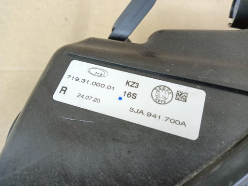 MAGLENKA DESNA STRANA PREDNJA SKODA RAPID 5JA 12-17R MAGLENKA DESNA STRANA PREDNJA SKODA RAPID 5JA 12-17R