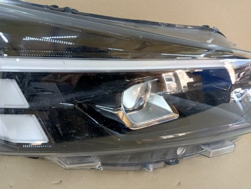 LAMPA FAR DESNA STRANA FULL LED OPEL ZAFIRA D VIVARO C REDIZAJN 24-